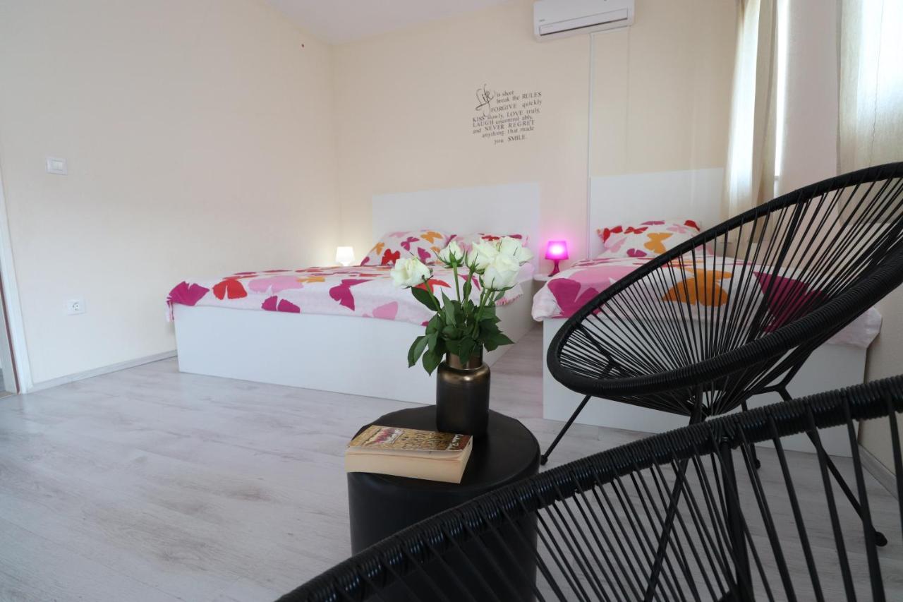 Charming Seaside Apartments Noa & Jakov, Zaboric Sibenik Экстерьер фото